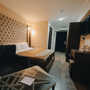 Red Hotel